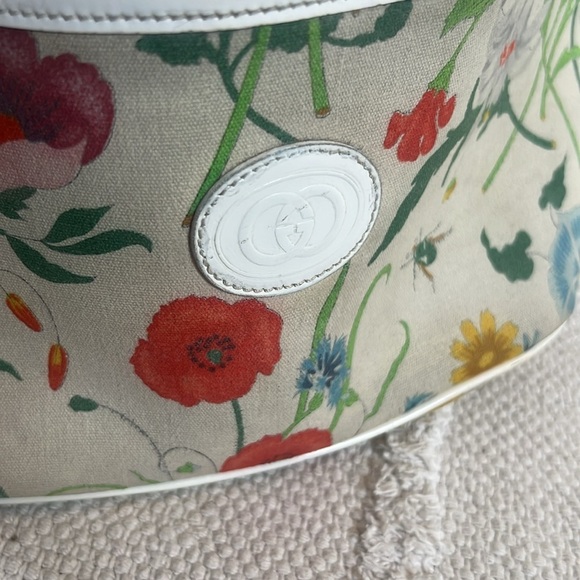 Gucci 🌷Vintage Gucci Flora Bucket crossbody with removable strap - Picture 2 of 11